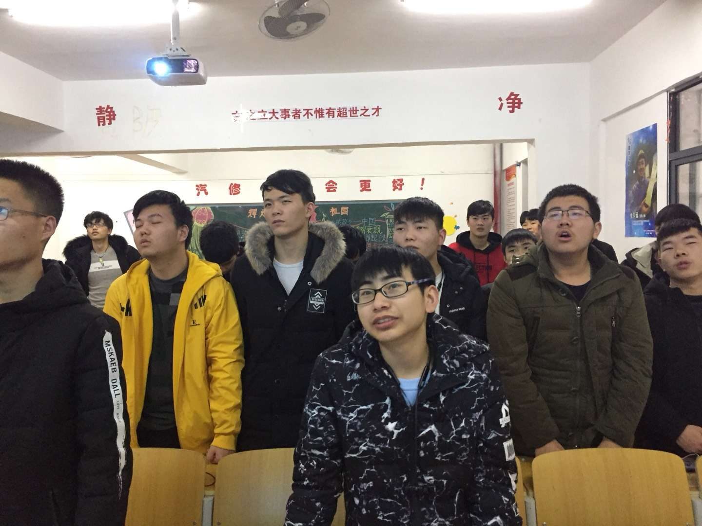 10 17汽修一班.jpg 10 17汽修一班.jpg