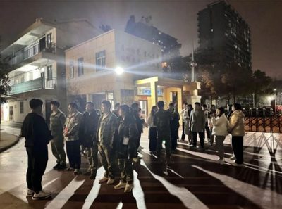 “挺膺担当，排患护学”—同心派出所开展校园安全大检查